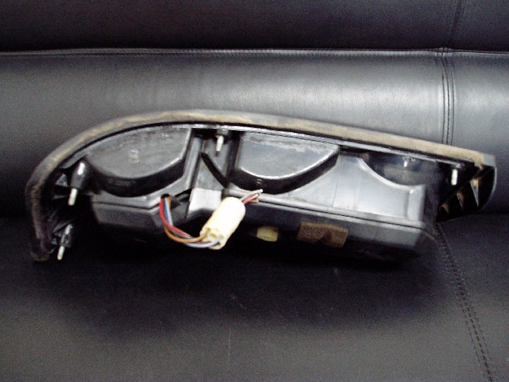 ポルシェ/944/右テールランプ