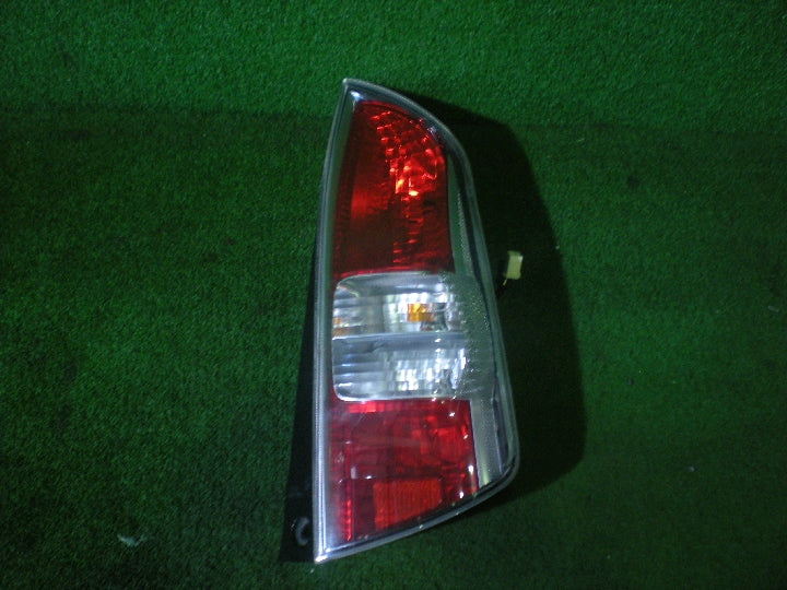 純正品番81550-B1010
