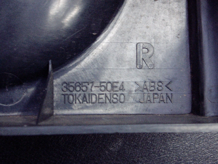 スズキ/セルボ/クラッシック/CN22S/右テールランプ