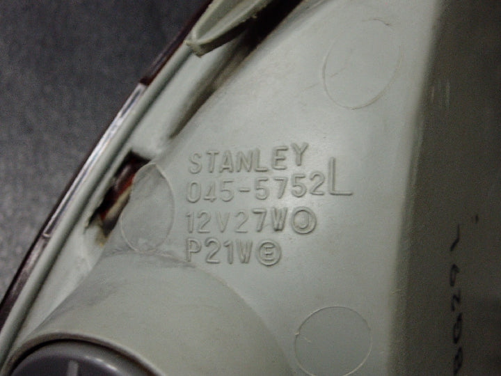 三菱/ディアマンテ/F12A/左クリアランスランプ