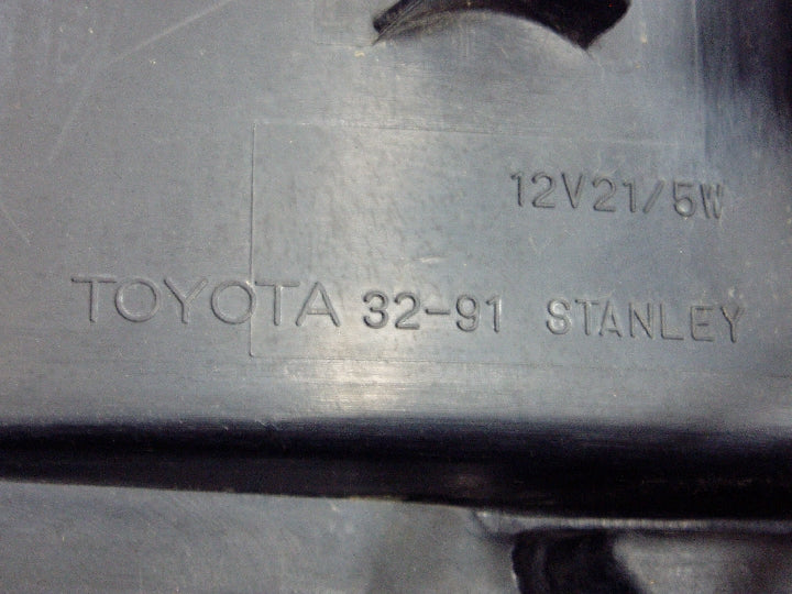 トヨタ/ビスタ/V3系/4ドアセダン/左テールランプ