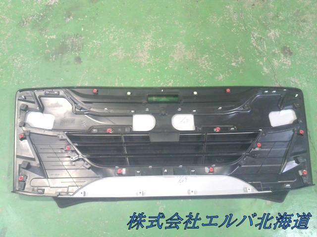 【大型商品】ギガ・白・中古品・いすゞ・ギガ・純正 ラジエータグリル