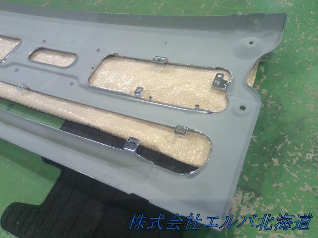 【大型商品】日産・UD・メッキスチール製・フロントバンパー