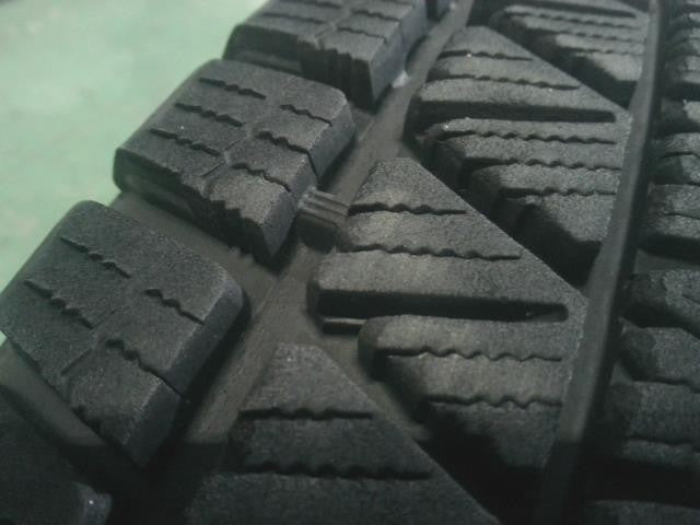 215/70R16・ブリヂストン・DM-V3・スタッドレスタイヤ・4本セット