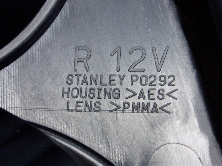 三菱/ディンゴ/CQ2A/右テールランプ