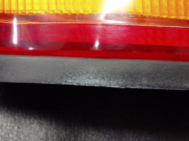 白い色飛び有ります