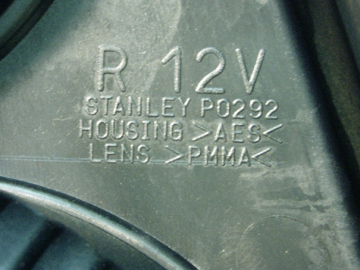 三菱/ディンゴ/CQ2A/右テールランプ