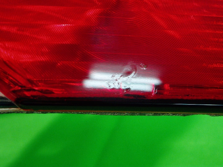 表面の変形部分です。