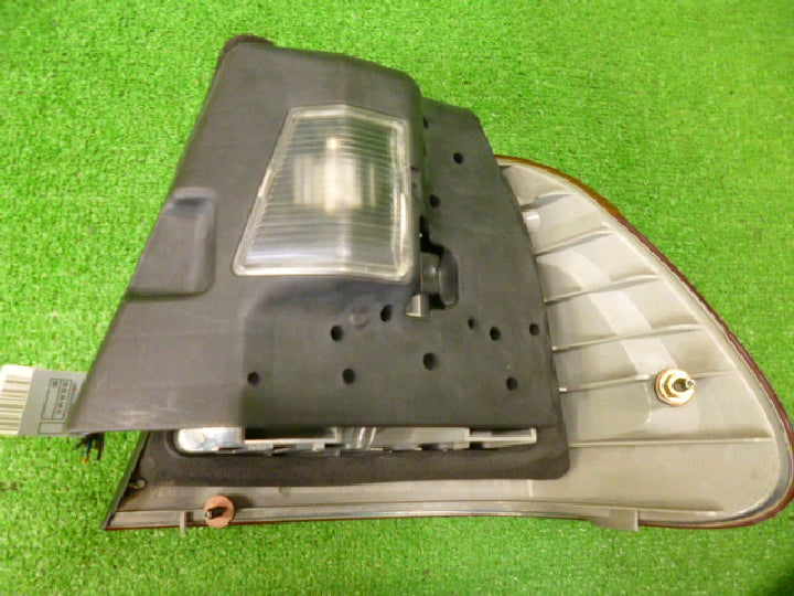 GF-AL19/BMW/318i/純正/左テールランプ