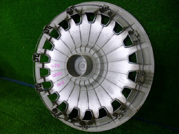 VW/ゴルフ/純正/ホイールキャップ/2枚ばら売り