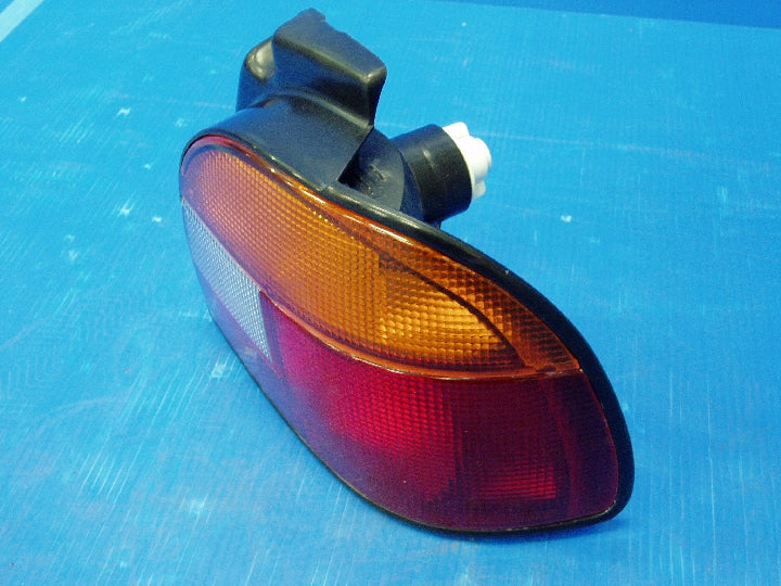 スバル/ヴィヴィオ/KW3/右テールランプ