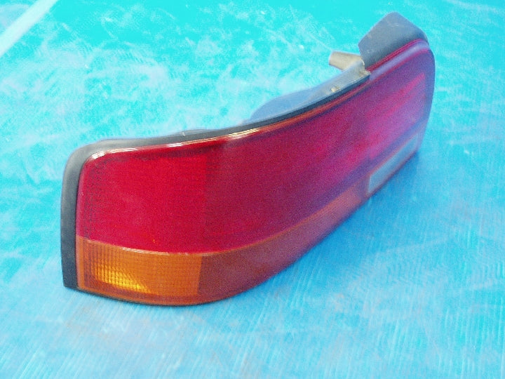 トヨタ/ビスタ/SV40/左テールランプ