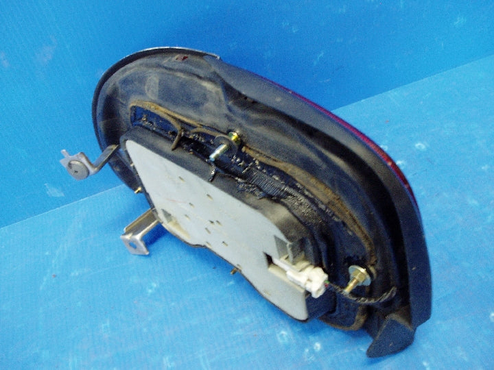 日産/ブルーバード/SU13/右テールランプ