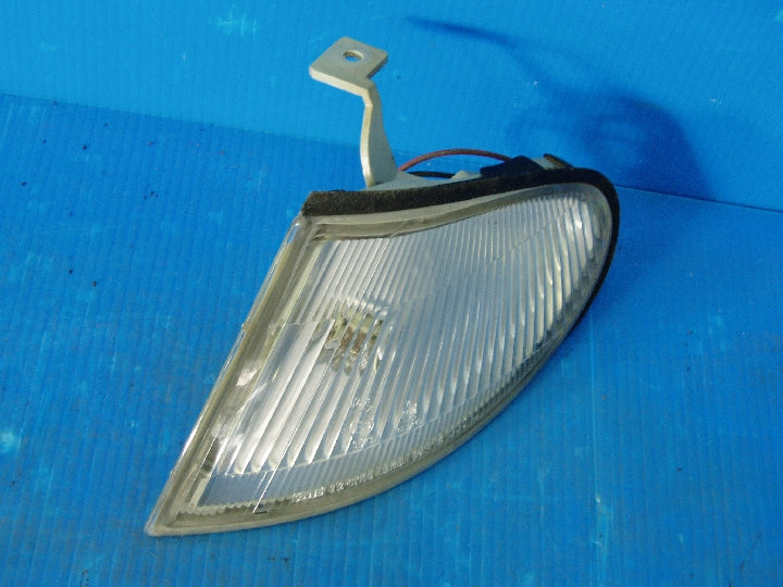 マツダ/ファミリア/BHA6R/左クリアランスランプ