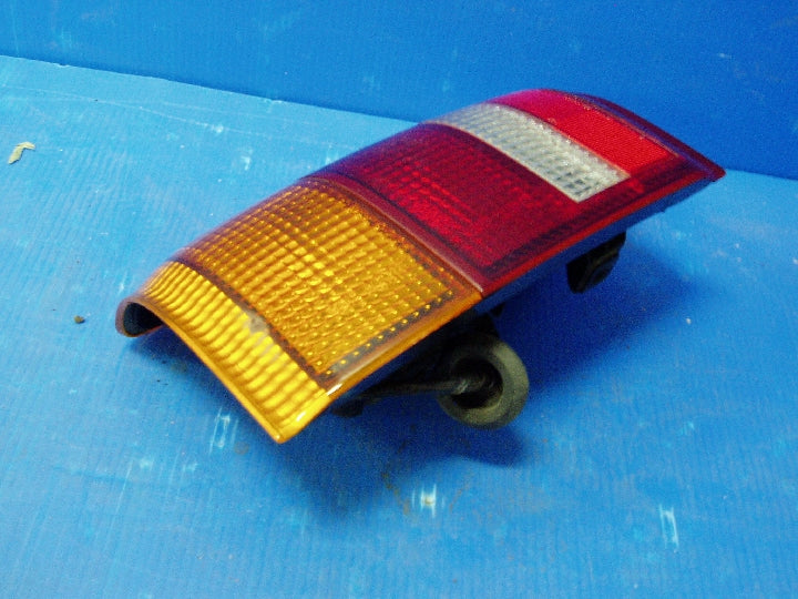 トヨタ/ハイラックスサーフ/KZN130W/右テールランプ