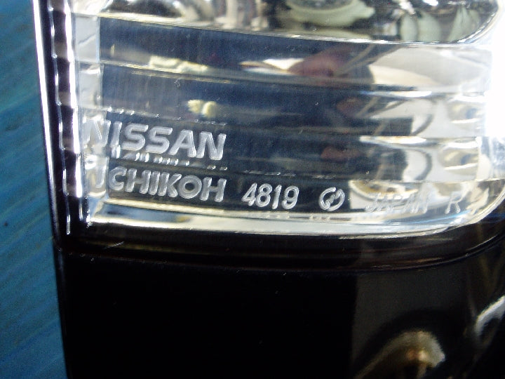 日産/キューブ/Z10/右テールランプ