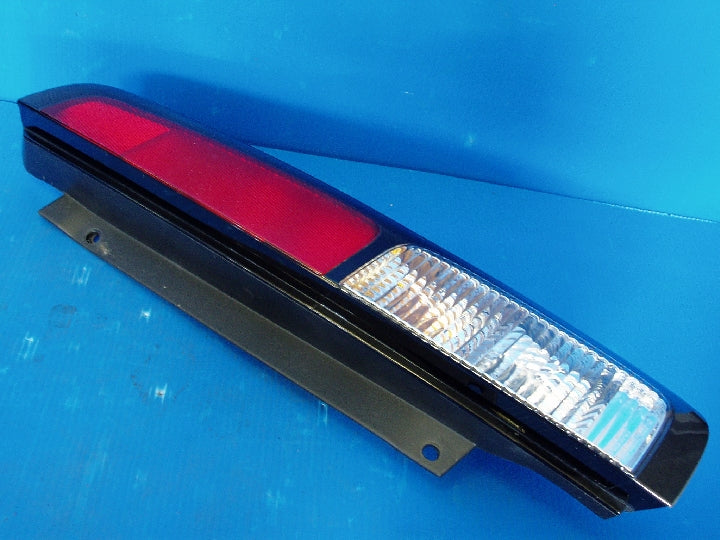 日産/キューブ/Z10/右テールランプ