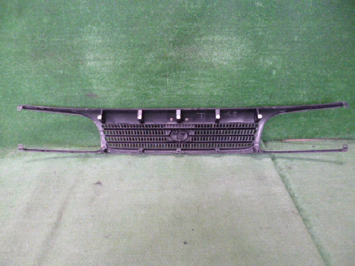 トヨタ/KZH106W/ハイエース/純正/ラジエターグリル