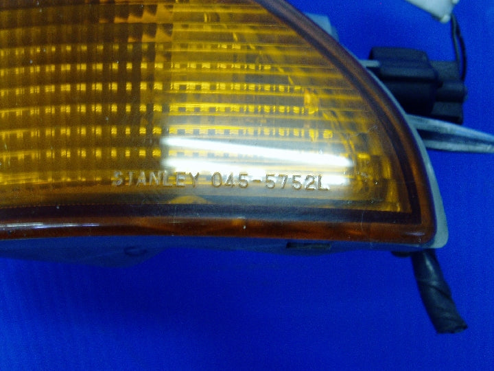 三菱/デイアマンテ/F25A/左クリアランスランプ