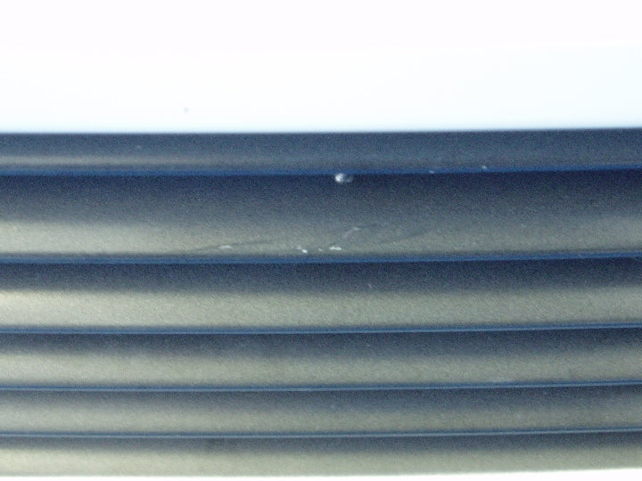 格子部のキズです