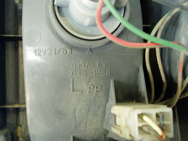 マツダ/キャロル/AA6PA/左テールランプ