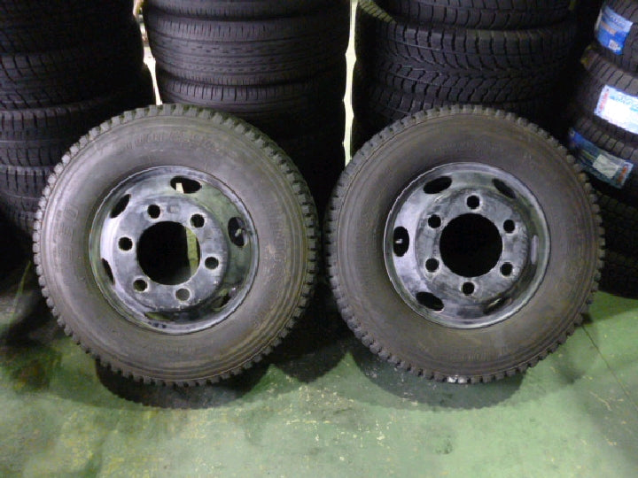 215/85R16 120/118L LT 96年製
