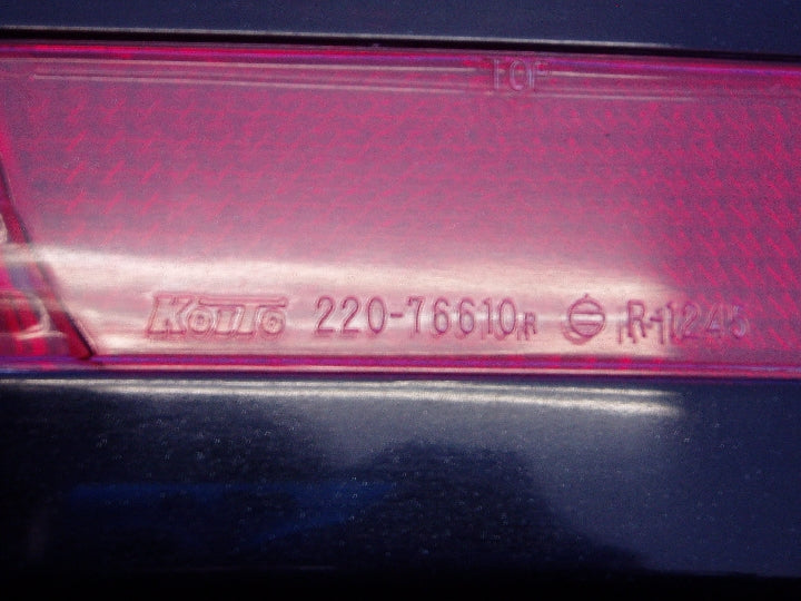 トヨタ/カローラレビン/AE110/右テールランプ