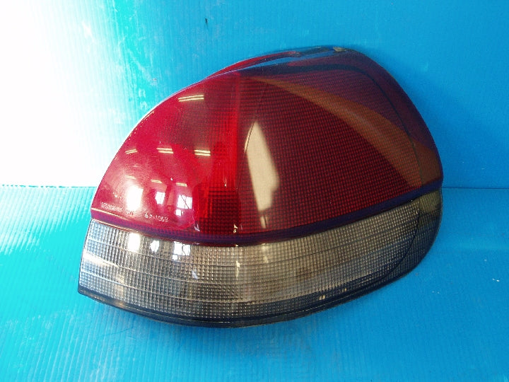 スバル/レガシィ/BG5/右テールランプ