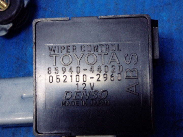 トヨタ/ガイア/SXM15G/リヤワイパーモーター