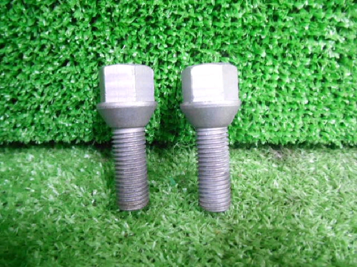 ネジピッチ:1.5 シャフト径:12Φ 全長:5cm
