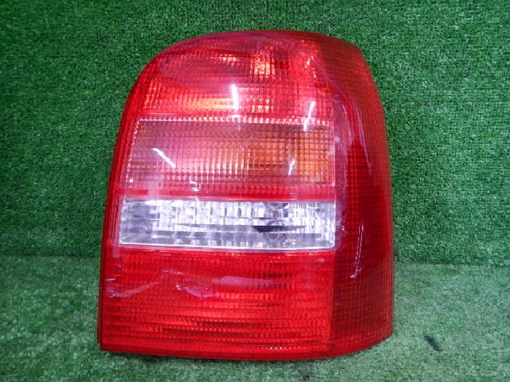 車体番号:WAUZZZ 8DZ 1A13****