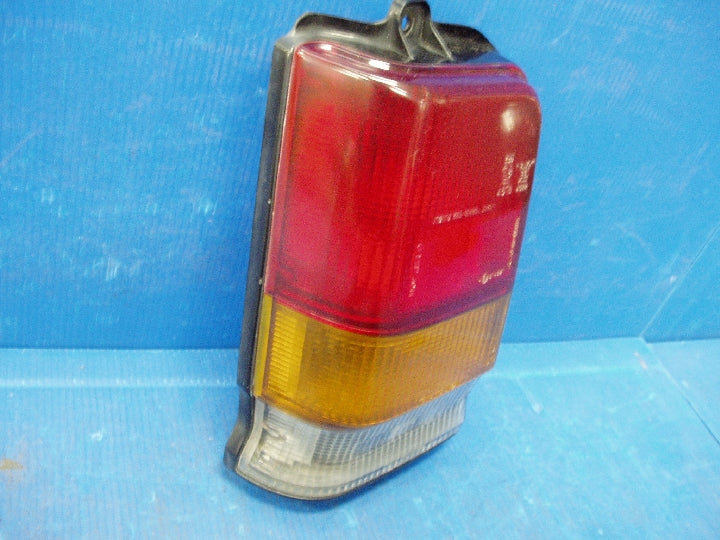 ダイハツ/ミラ/L70V/左テールランプ