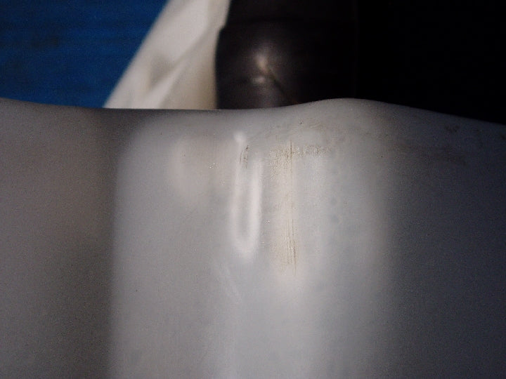 白くダメージ痕有ります