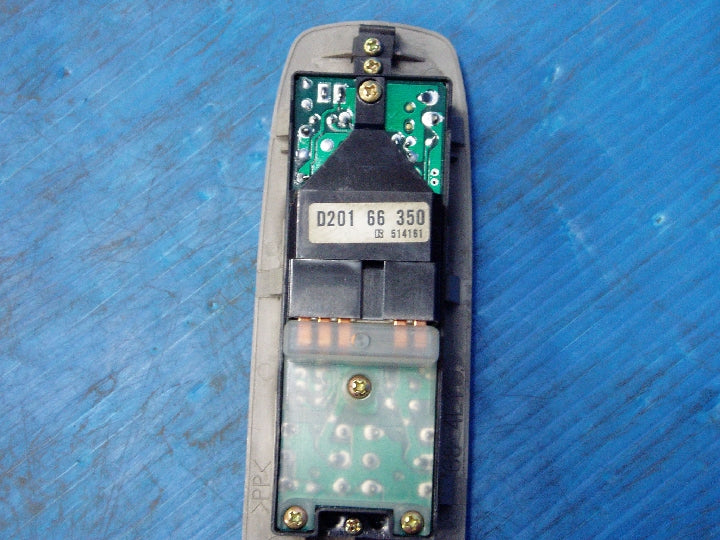 マツダ/フェスティバミニワゴン/DW3WF/パワーウインドスイッチ