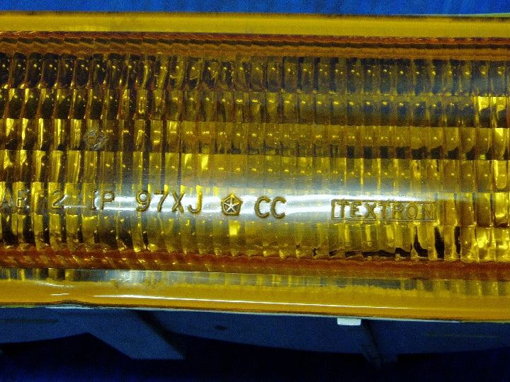 クライスラー/チェロキースポーツ/7MX/左フロントウインカー