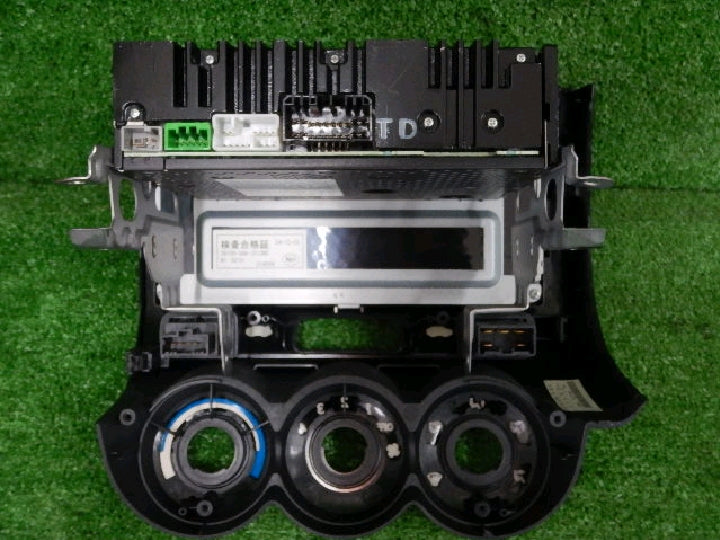 ホンダ/GD1系/フィット/純正/エアコンスイッチパネル