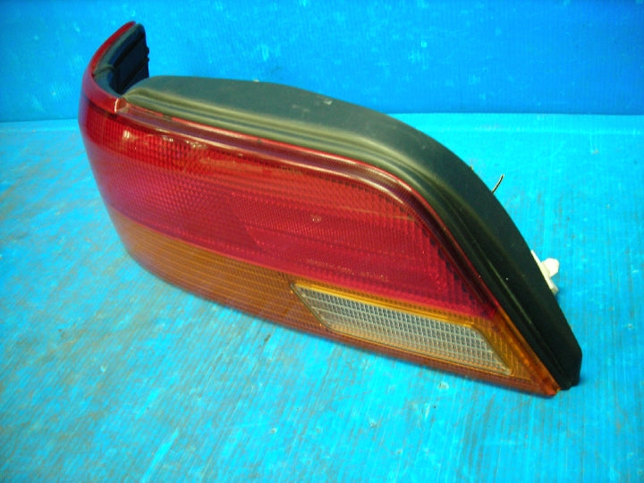 トヨタ/カローラレビン/AE111/左テールランプ
