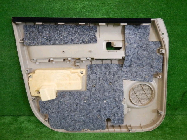 トヨタ/NNP10/ポルテ/純正/フロント右/ドアトリム