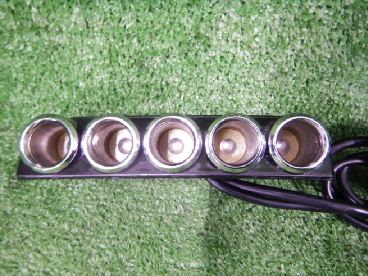 5連/シガーソケット/ON・OFFスイッチ付