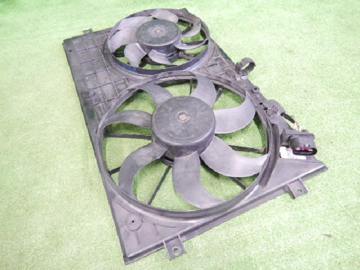フォルクスワーゲン/トゥーラン/純正/電動ファン