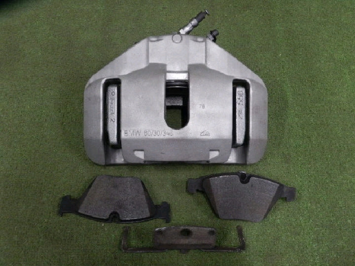 BMW/740i/E65/フロント右キャリパー