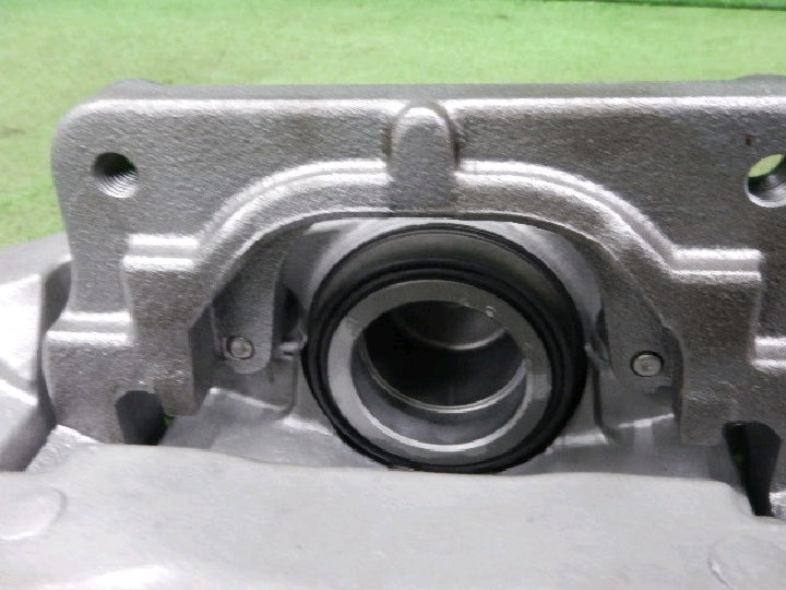 BMW/740i/E65/フロント右キャリパー