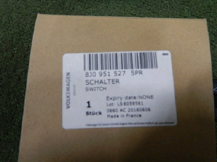 アウディ/ステアリングS/W/純正/新品