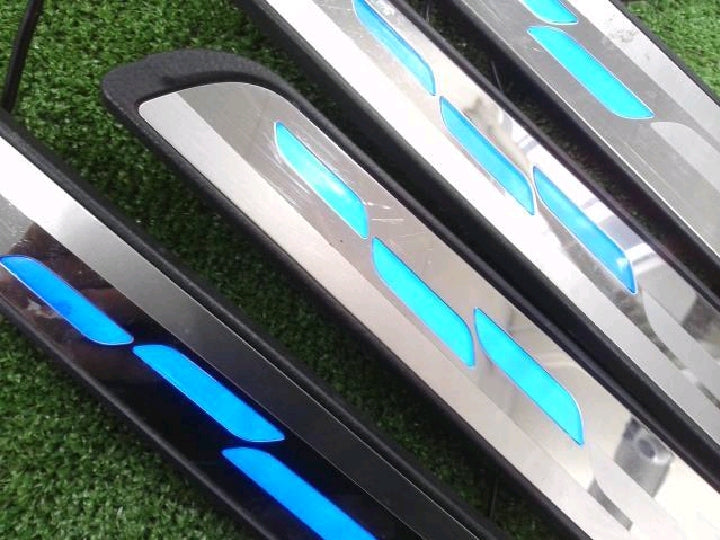 セレナ/C26/スカッフプレート/イルミ付/1台分/ジャンク品