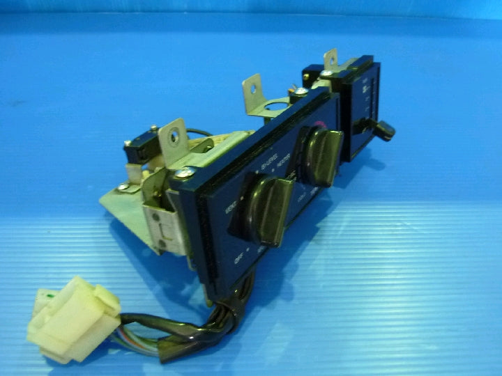 日産/グロリア/430/エアコンスイッチパネル