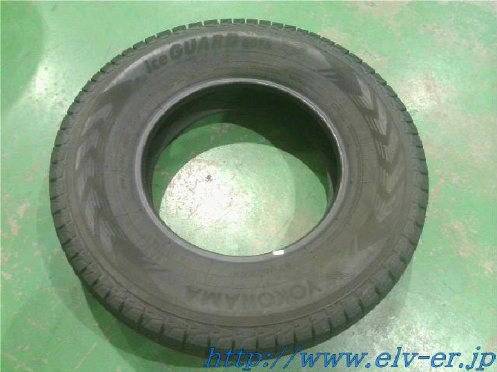 215/80R16 22年
