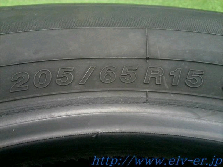 ヨコハマ/ブルーアース RV-02/夏タイヤ/15インチ/4本セット