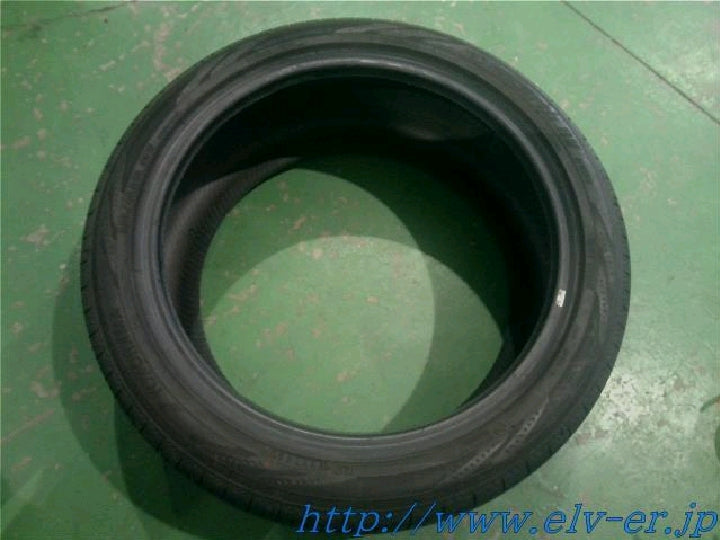 225/45R18 22年