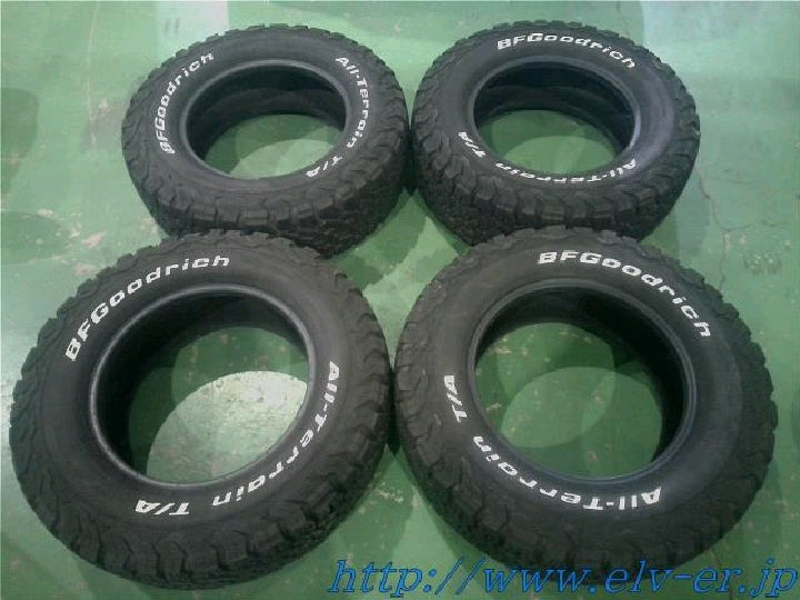 235/70R16 19年