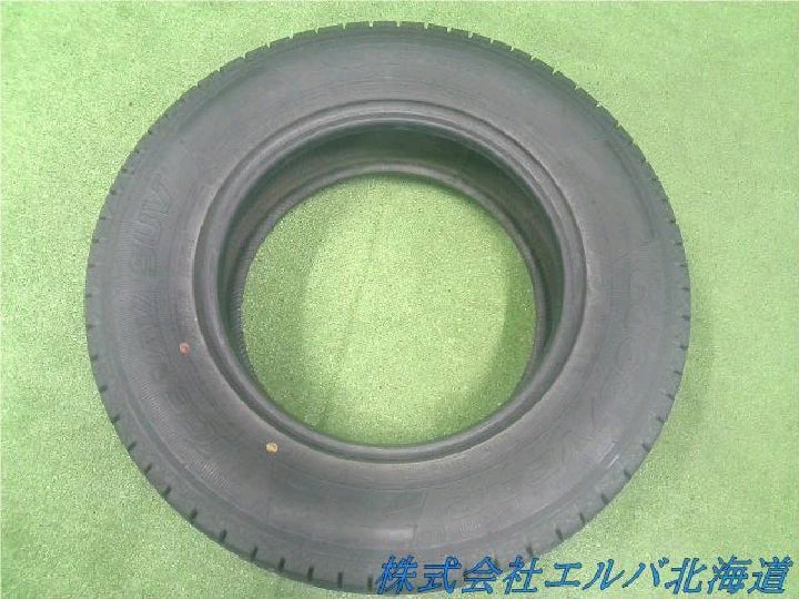 215/70R16 22年